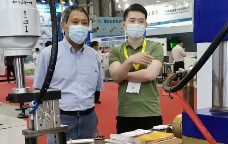 花季APP传媒下载网站,埃森花季传媒APP下载免费版与切割展